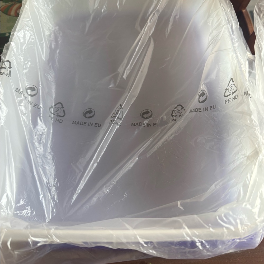 Freezer Mate Tupperware